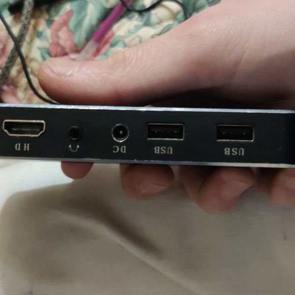 4k AKASO mini projector - Picture 5 of 6